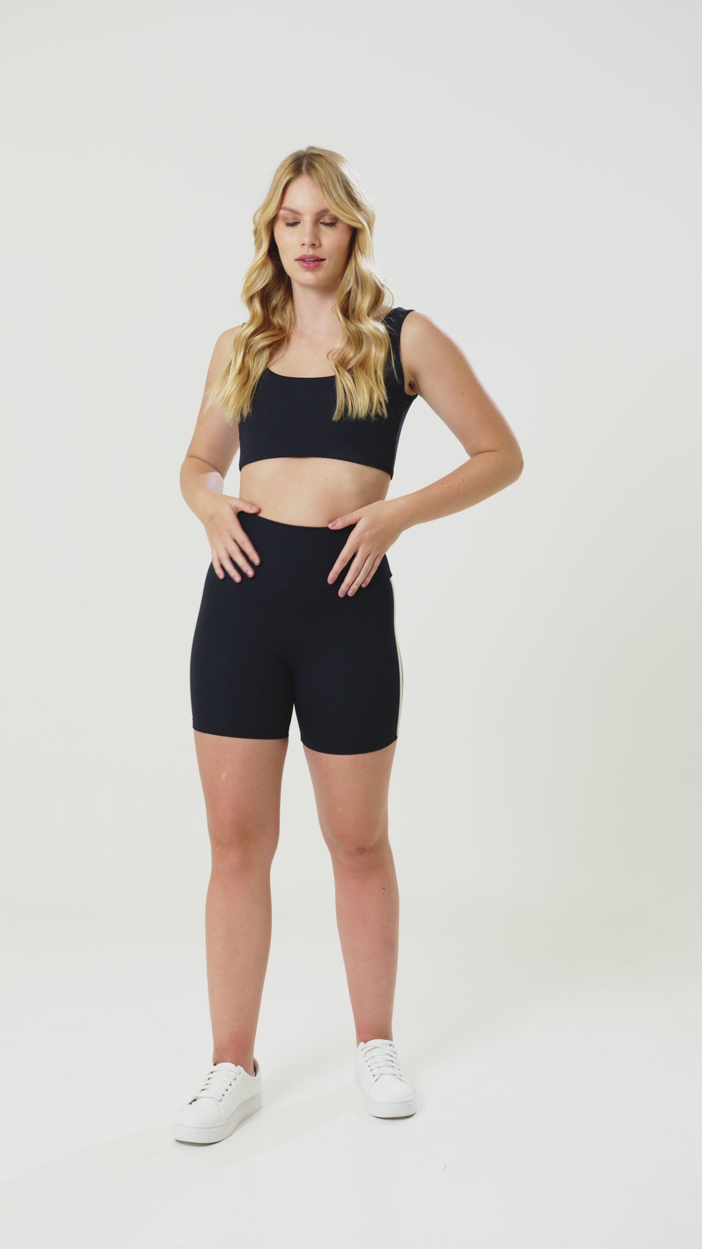 Set short flow black