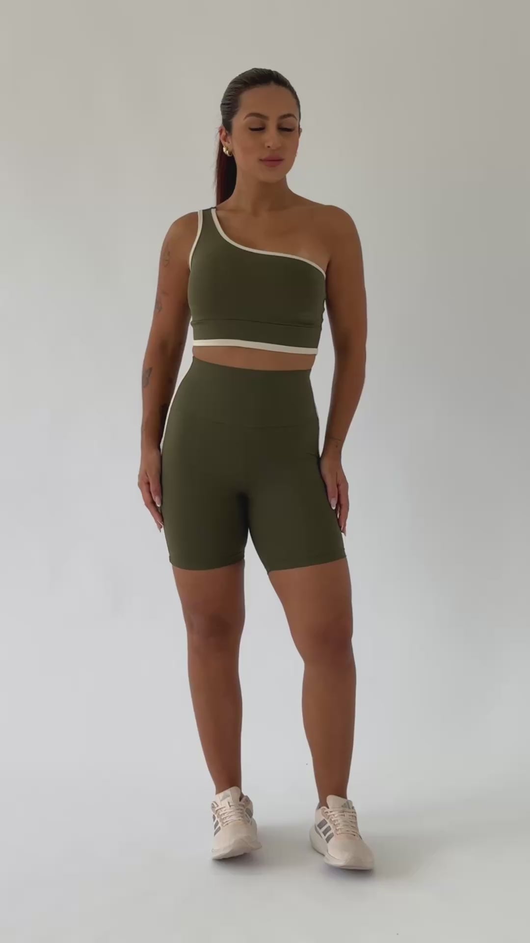 SHORT DETOX LIFT GREEN AND OFF WHITE