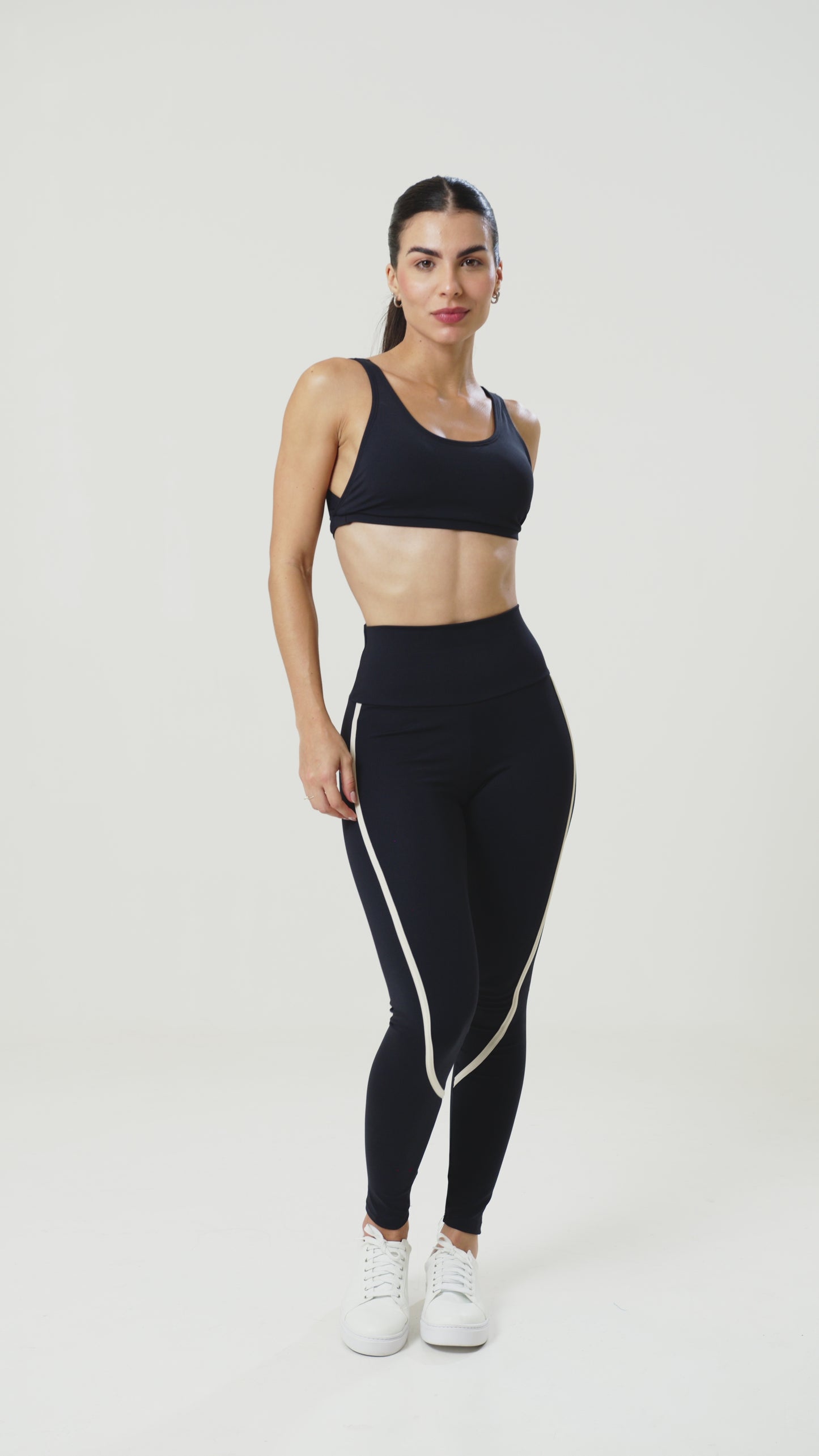 LEGGING FLOW DETAILS BLACK AND WHITE