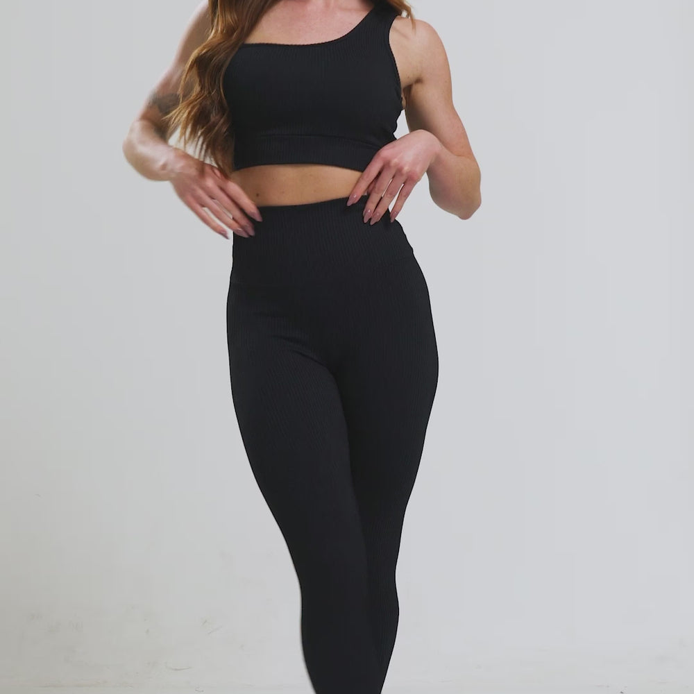 
                  
                    Carregar e reproduzir vídeo no visualizador da galeria, Legging + Top Valencia Black
                  
                