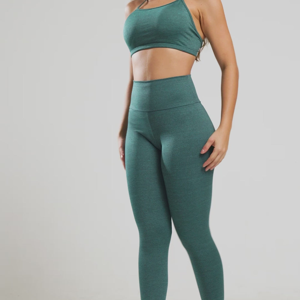 
                  
                    Carregar e reproduzir vídeo no visualizador da galeria, Legging + Top Freedom Green
                  
                